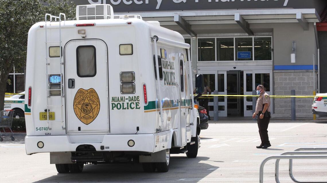 Policía reporta tiroteo fatal dentro de un Walmart en Miami-Dade