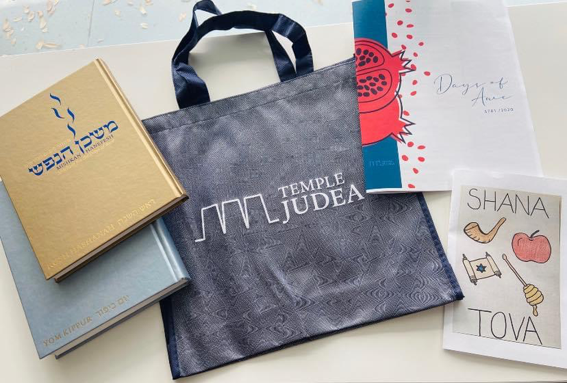 Jewish High Holy Day bags given to Temple Judea congregants.