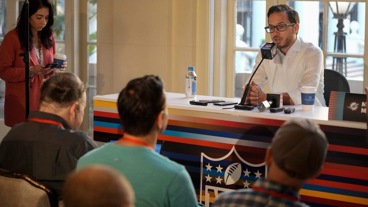 Miami Dolphins head coach Mike McDaniel answers questions at a coaches press availability during the NFL owner’s meeting, Monday, March 28, 2022, at The Breakers resort in Palm Beach, Fla. (AP Photo/Rebecca Blackwell)
