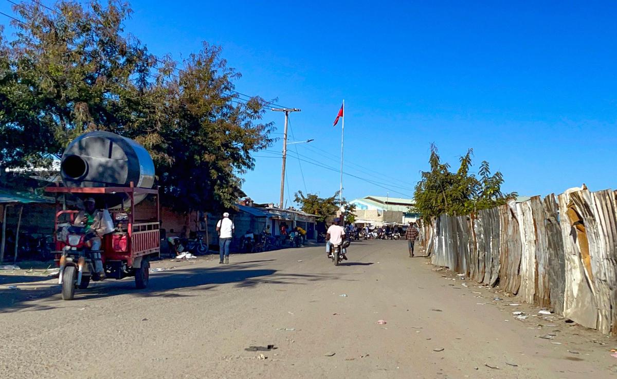 The Ouanaminthe-Dajabón border, which straddles Haiti and the Dominican Republic on the island of Hispaniola, has become busy with not just merchants crossing but daily deportations of Haitians by Dominican authorities. In January 2023, Haitians were still being deported across the border as the security, economic and humanitarian crises in Haiti worsened.