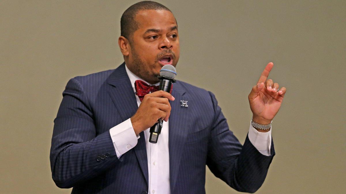 At the March 4, 2025, meeting of the Miami-Dade County Commission, Commissioner Keon Hardemon failed to win the votes needed to rename some Liberty City streets after rap and hip-hop lyrics.