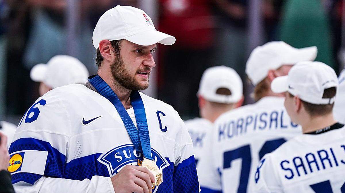 ZURICH, SWITZERLAND - MAY 31: Aleksander Barkov of Finland celebrates with his gold medal after winning during the 2026 IIHF Ice Hockey World Championship Switzerland Gold medal game between Switzerland and Finland at Swiss Life Arena on May 31, 2026 in Zurich, Zurich. (Photo by Daniela Porcelli/Getty Images)
