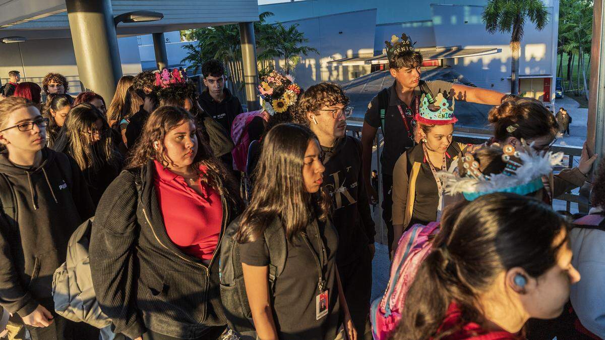 Students enters to classrooms at the Westland Hialeah Senior High School during, the first day of school for Miami-Dade County Public Schools (M-DCPS) in the 2025-2026 school year, on Thursday, August 14, 2025.


