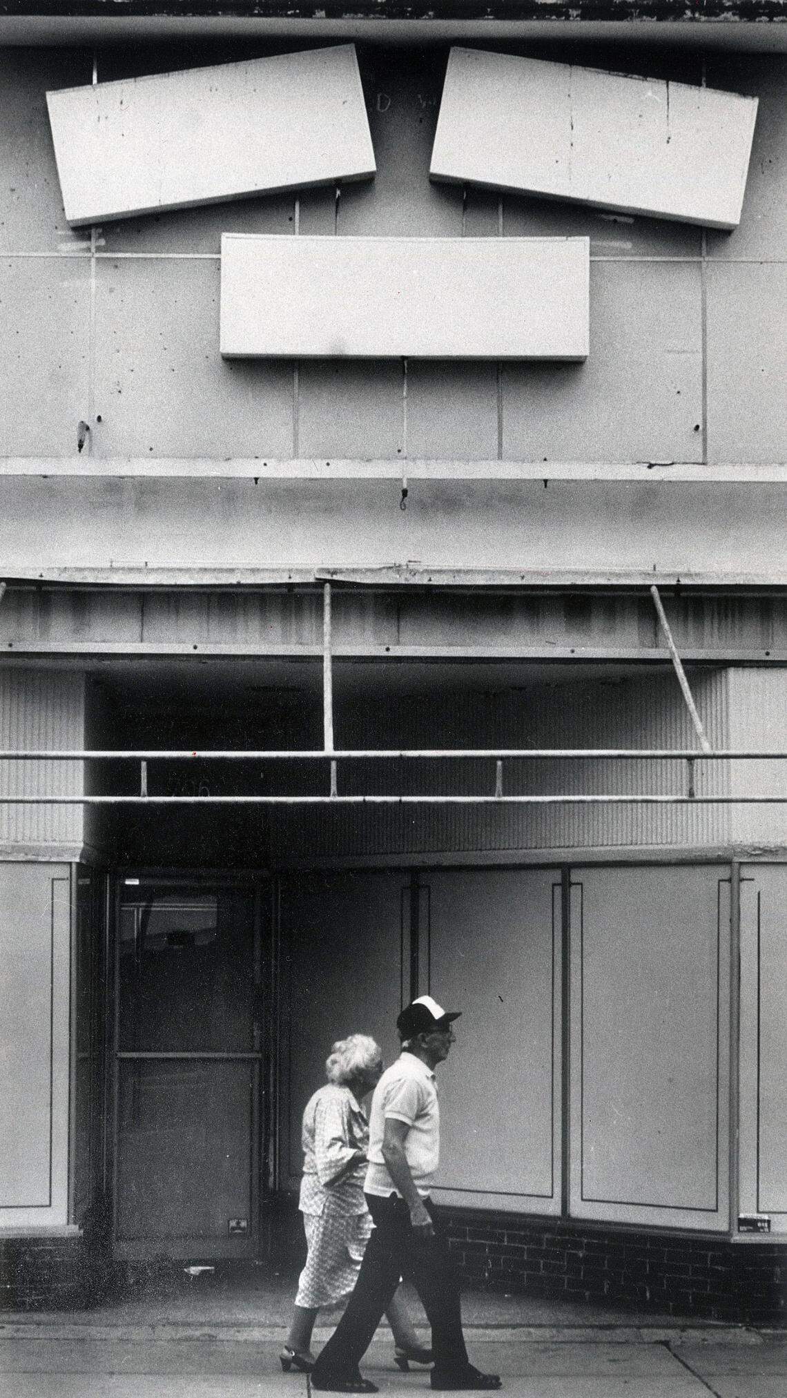 The east end of Lincoln Road Mall stands nearly deserted in 1987.