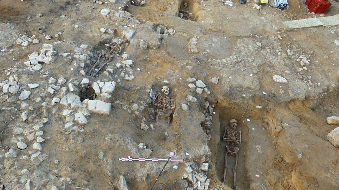 A mass of burials found on a barrier island of France shows contact with distant lands and people.