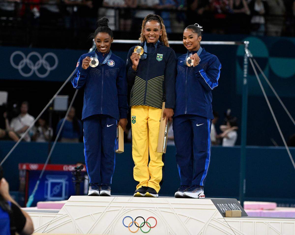 Video evidence in Jordan Chiles’ defense shows Simone Biles’ floor final inquiry was also mishandled.