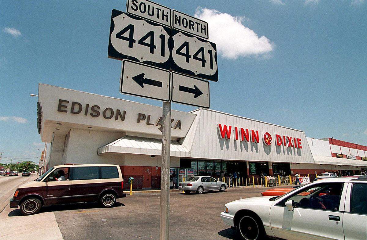 In 1998, the Winn-Dixie at Edison Plaza, Northwest 62nd Street and Seventh Avenue, in Miami.