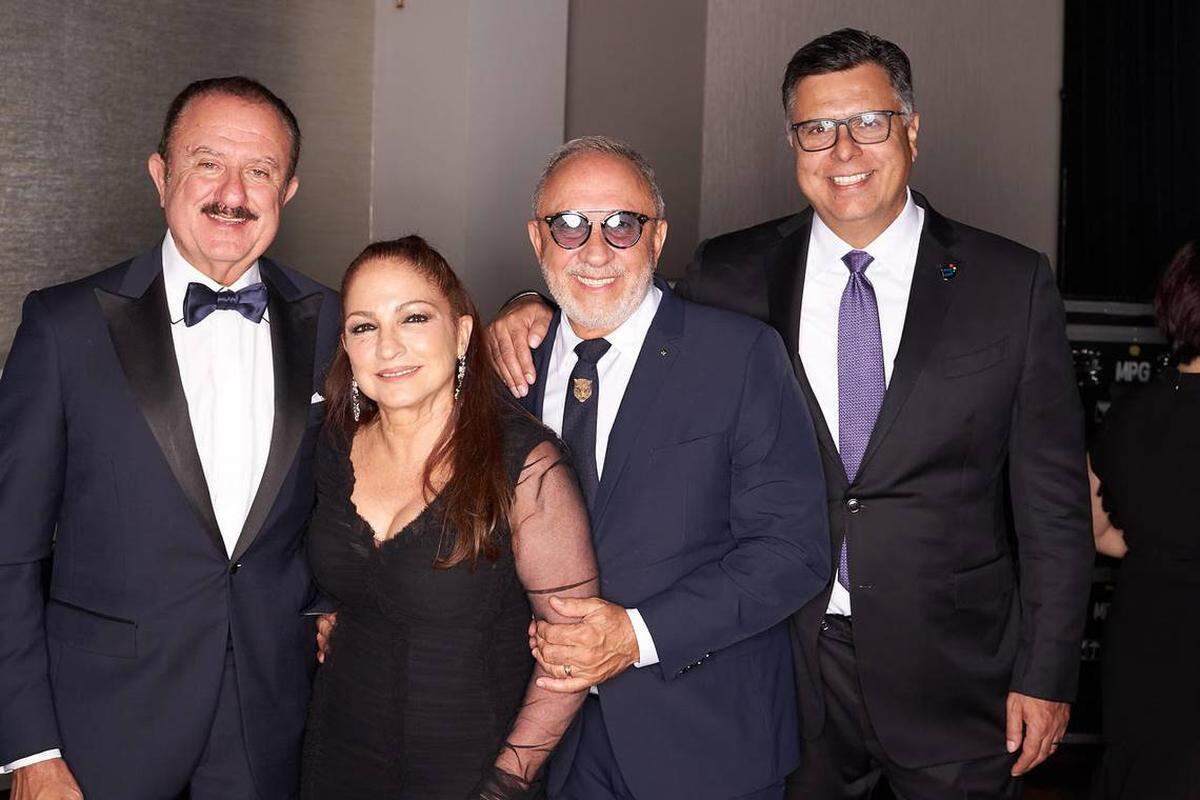 Gloria and Emilio Estefan with Solomon “Sol” Trujillo and Gary Acosta, founders of L’ATTITUDE, a business-based national initiative focused on helping enlightened executives understand The New Mainstream Economy and the U.S. Latino cohort that is driving it.