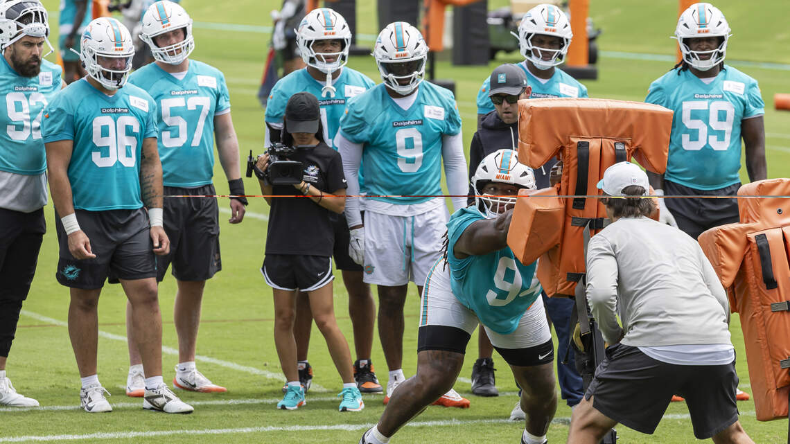 Kelly: Players such as Jordan Phillips need to set the tone for Dolphins | Opinion