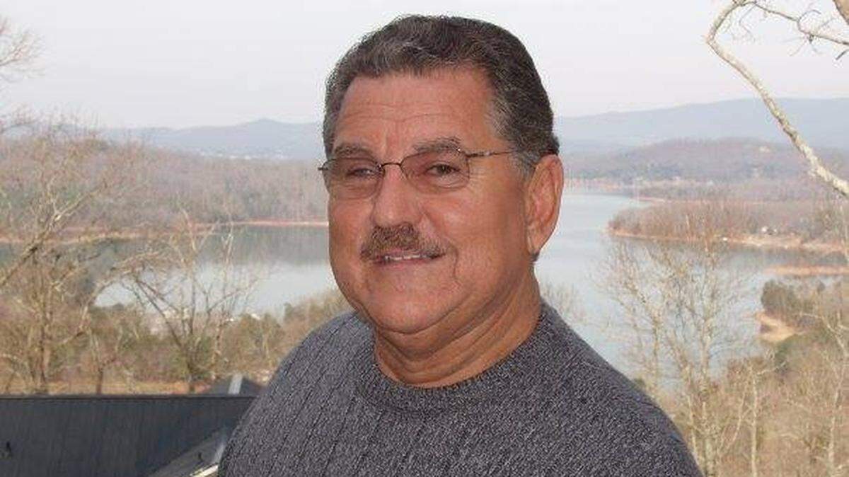 Julio Avael