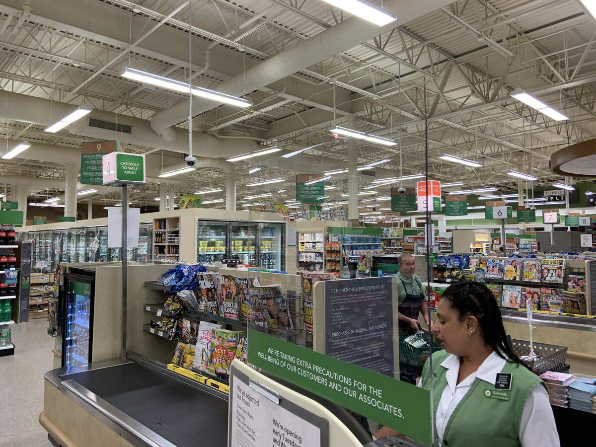 Publix wants all of its employees to get the COVID-19 vaccine when they are eligible to do so, but supermarket executives know some people might be hesitant to get the shots. So, the chain is offering an incentive to reward workers who do get vaccinated: A $125 gift card.