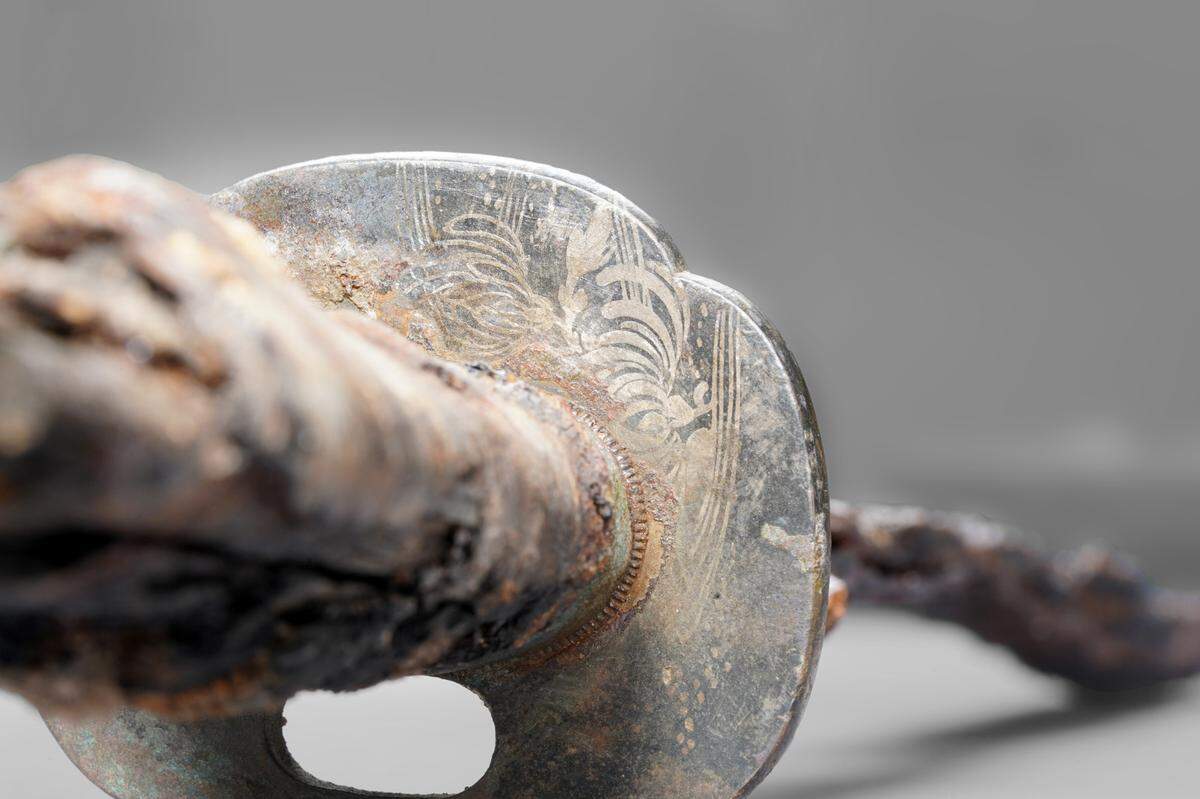 The handle was likely attached to an existing blade, making the blade older than the Edo period in Japan.
