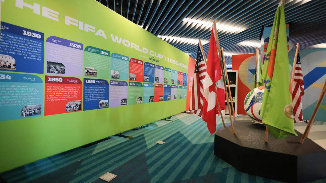 Kickoff of World Cup volunteer center draws former Argentine, Colombian players