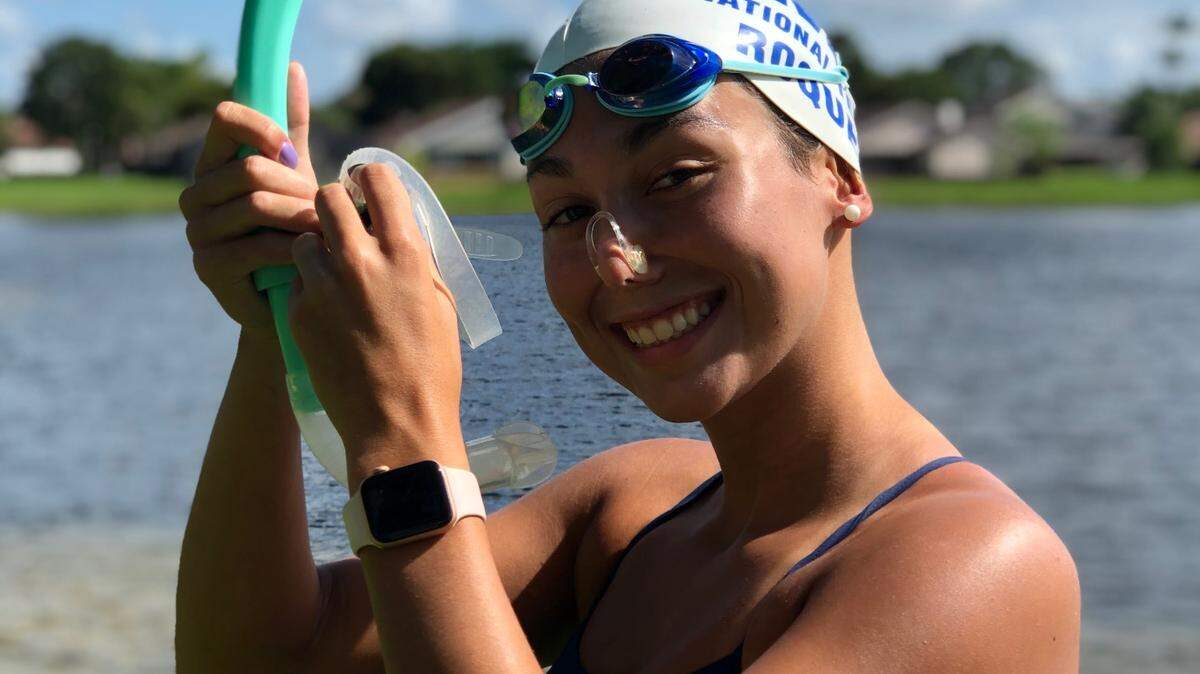 Ferguson prep star Anelis Roque proves her love for swimming during difficult year