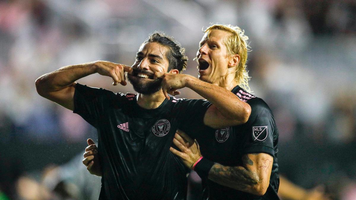Inter Miami CF midfielder Rodolfo Pizarro (10) celebrates with midfielder Brek Shea (20) after scoring the winning goal against Chicago Fire during the second half of a 3-2 win at DRV PNK Stadium in Fort Lauderdale, Florida on Wednesday, August 18, 2021.