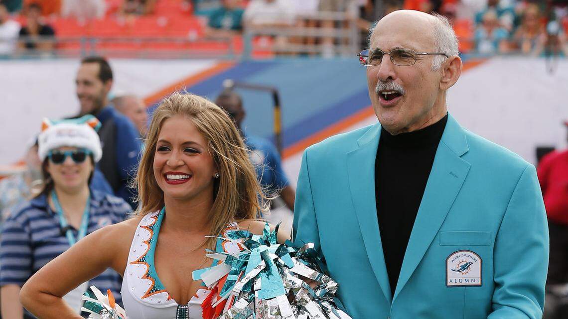 Miami Dolphins lose legendary defender Manny Fernandez at 79