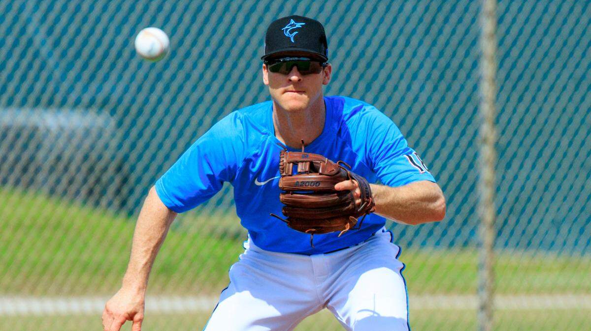 Miami Marlins infielder Joey Wendle runs drills during their spring training workout at Roger Dean Stadium on Wednesday, March 16, 2022 in Jupiter, FL.