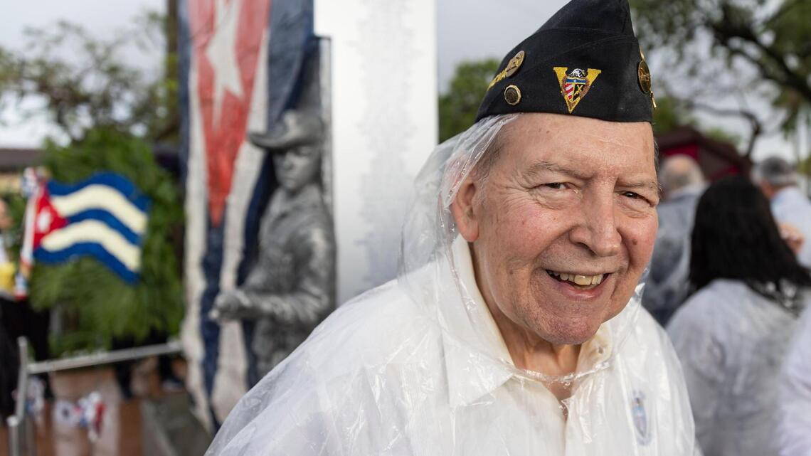 Monument honoring Bay of Pigs veterans unveiled in improved Miami park
