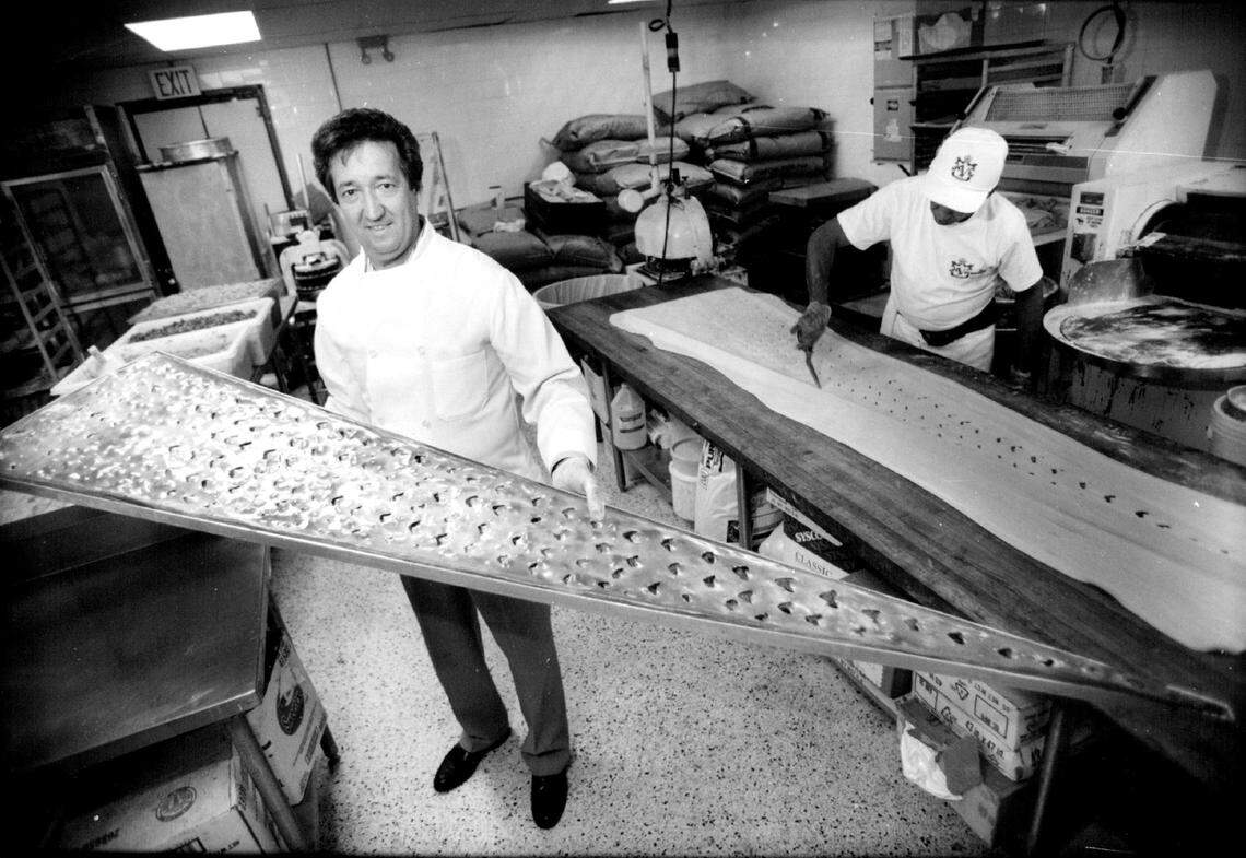 In 1994, Versailles restaurant cooked up the “world’s Largest empanada.”