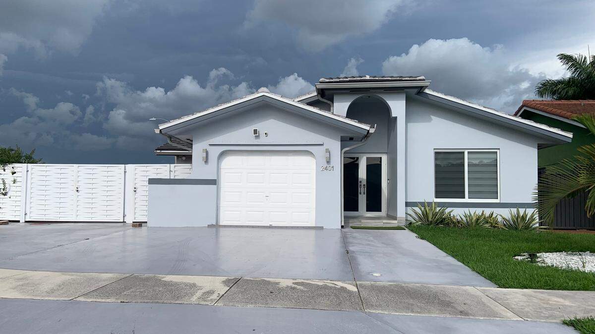 Miami-Dade police say an unlicensed post-op recovery center, Oasis Recovery House aka Oasis Eden, was being run out of this house at 2401 SW 143rd Ct.