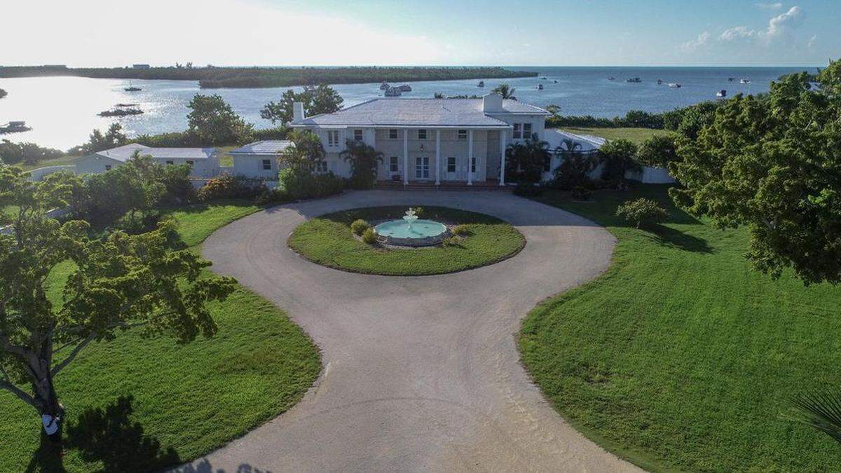 Thompson Island is the only island off of A1A in Key West with direct access by a land bridge.