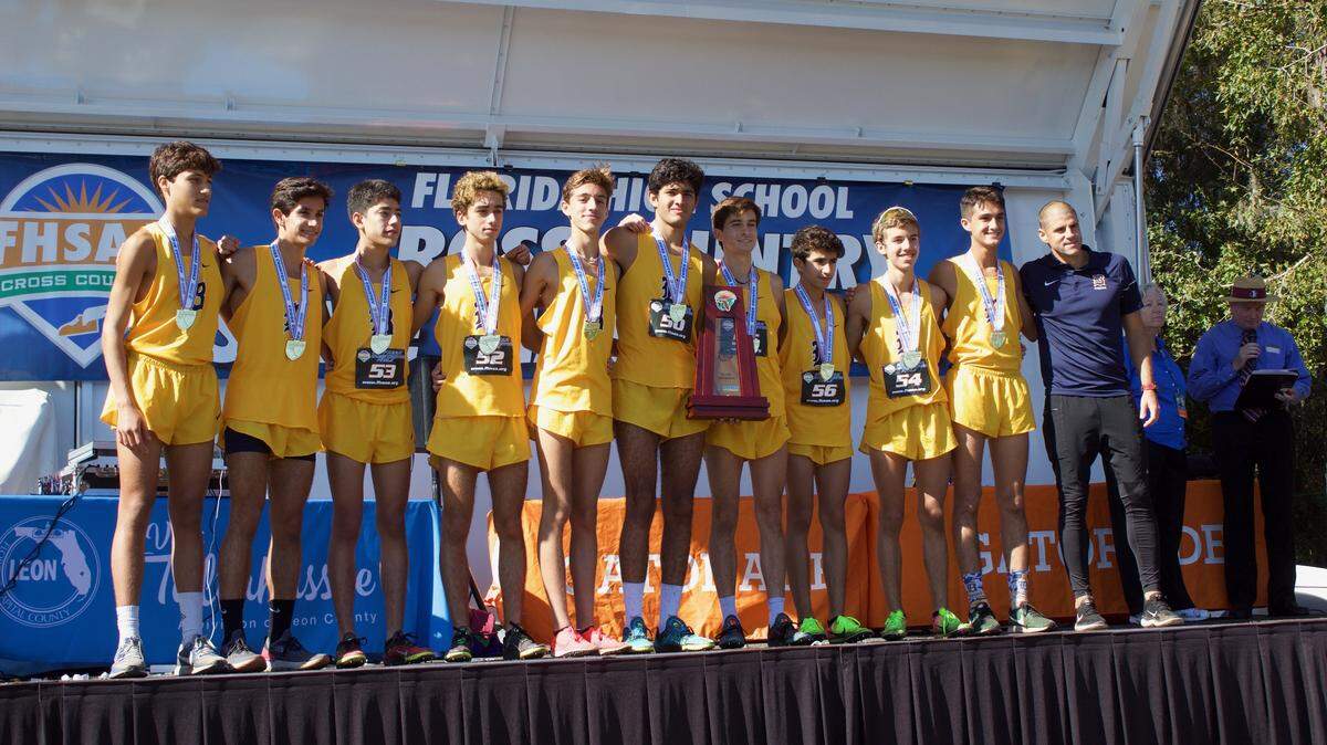 The Belen Jesuit Wolverines won the 2018 Class 3A boys’ cross country state title.