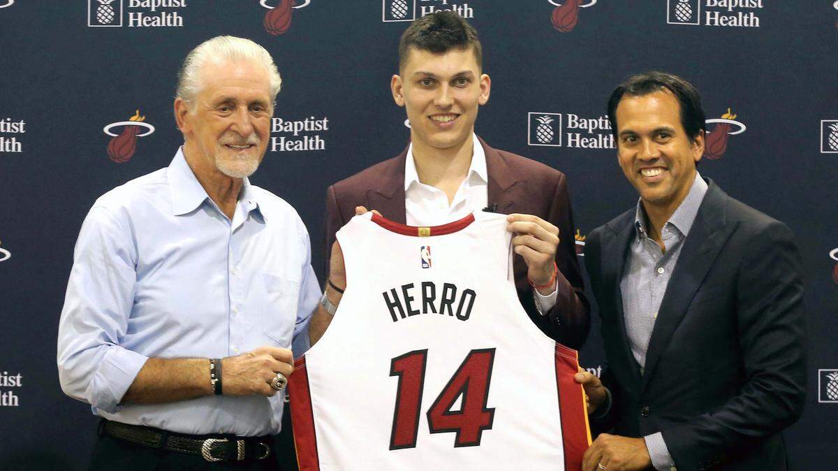 Miami Heat’s first round 2019 NBA Draft pick Tyler Herro with Miami Heat President Pat Riley and coach Erik Spoelstra at Herro’s introductory press conference at the AmericanAirlines Arena in Miami, Florida, Friday, June, 21, 2019.