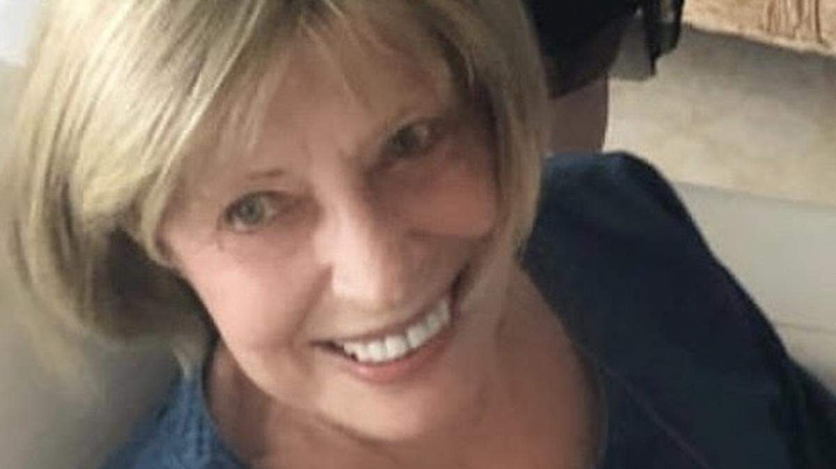 Miami Beach cartoonist and activist Marian Del Vecchio dies after battling pancreatic cancer since last October, according to her relatives.