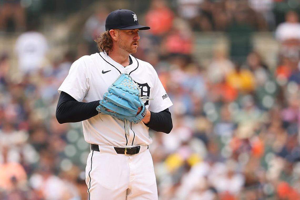 DETROIT, MICHIGAN - JULY 30: Chris Paddack #40 of the Detroit Tigers throws a sixth inning pitch against the Arizona Diamondbacks at Comerica Park on July 30, 2025 in Detroit, Michigan. (Photo by Gregory Shamus/Getty Images)
