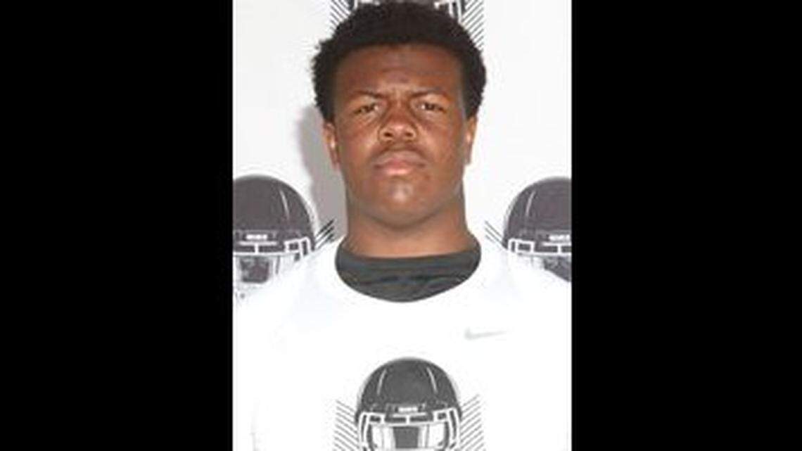 A top offensive lineman narrowed his recruiting to these five SEC schools