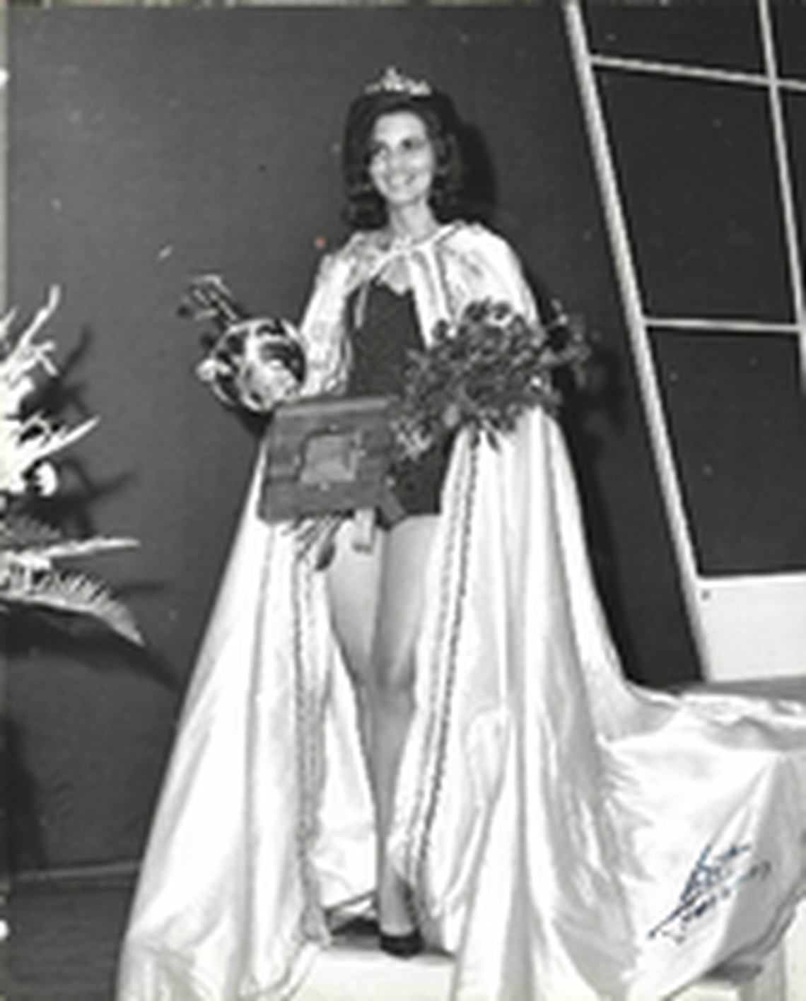 Elina Salabarría crowned Miss Free Cuba at the Dade County Auditorium in 1967 in Miami.