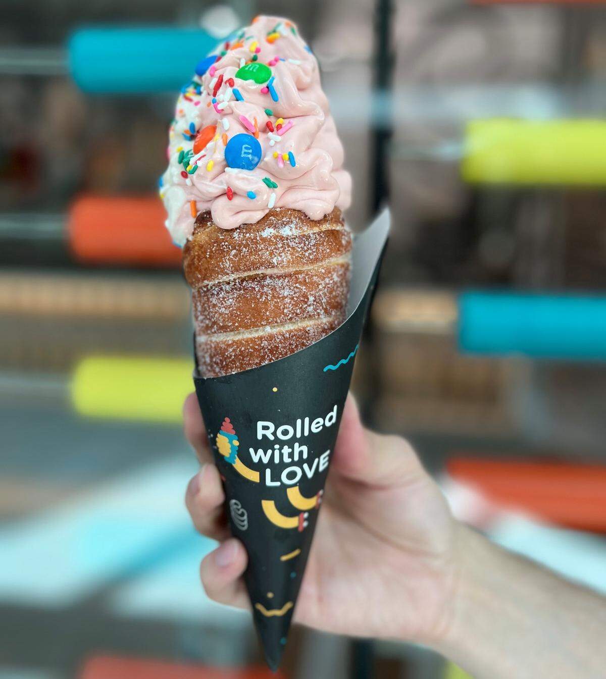 A sweet chimney cake ready to eat.