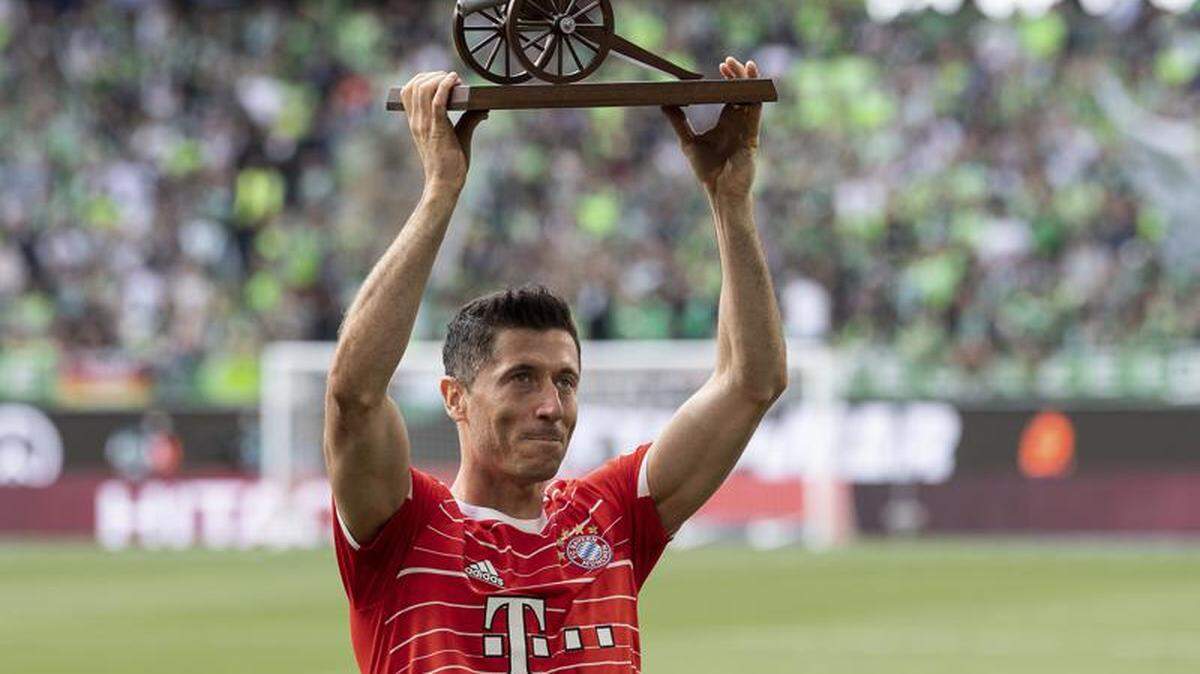 Robert Lewandowski, the two-time FIFA Men’s Player of the Year, is finalizing a $50.4 million transfer from Bayern Munich to FC Barcelona and expected to join Barca in Miami for the club’s U.S. summer tour.