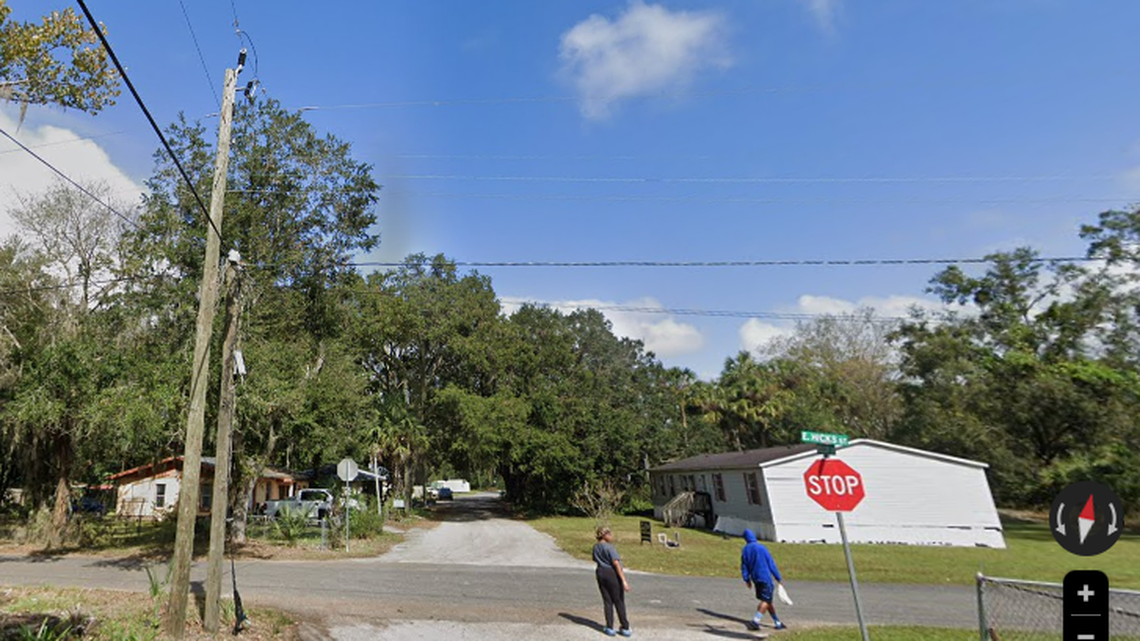 Mechanic used sledgehammer to keep dog from tearing off woman’s arm, FL cops say