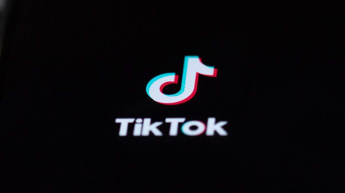 “A lot of houses and apartment complexes about to go up in flames,” one TikToker said.