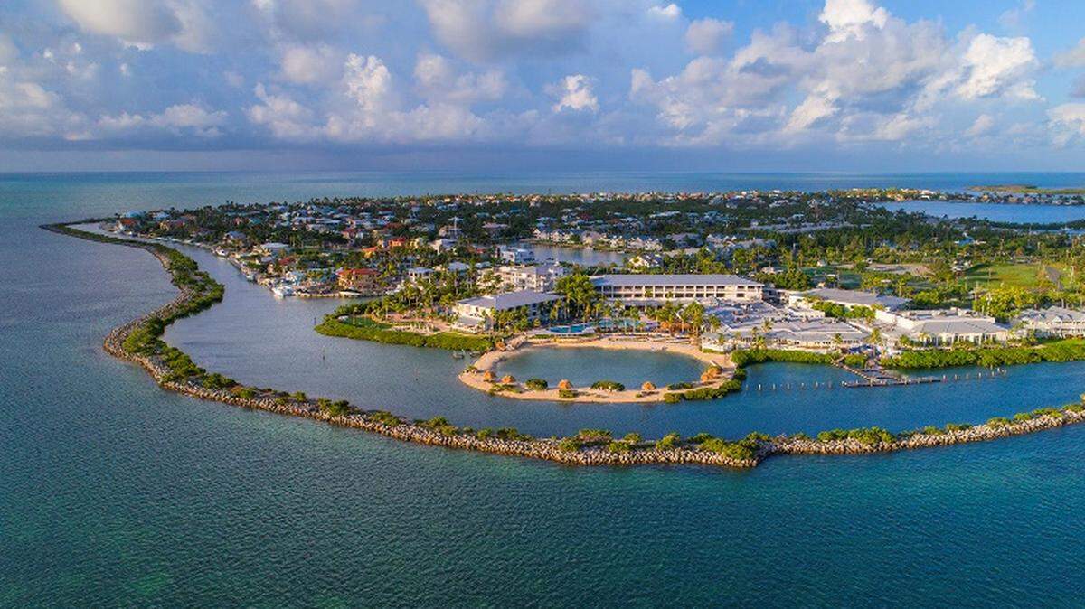 Hawks Cay in the Florida Keys has activities for kids and adults.
