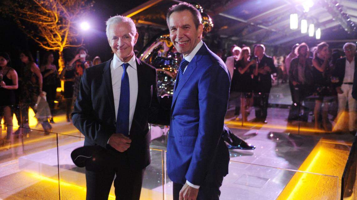 Events in past years included a reception for guests at Oceana Bal Harbour with artist Jeff Koons, whose sculpture “Seated Ballerina” is installed at the condo. Shown here: Oceana developer Eduardo Costantini and Koons.