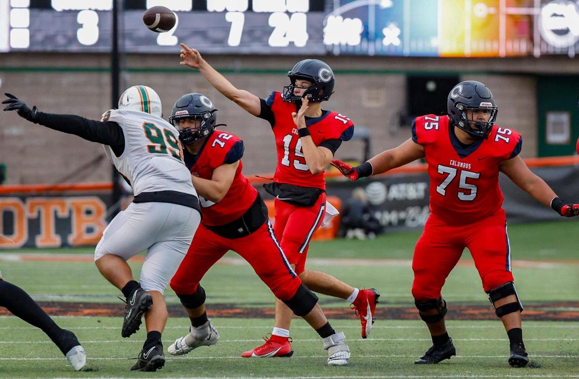 Columbus Explorers quarterback Alberto Mendoza (15) throws the ball during the game against the Mandarin Mustangs in the first half of the Class 4M state championship game at Bragg Memorial Stadium in Tallahassee, Florida, on Friday, December 8, 2023.
