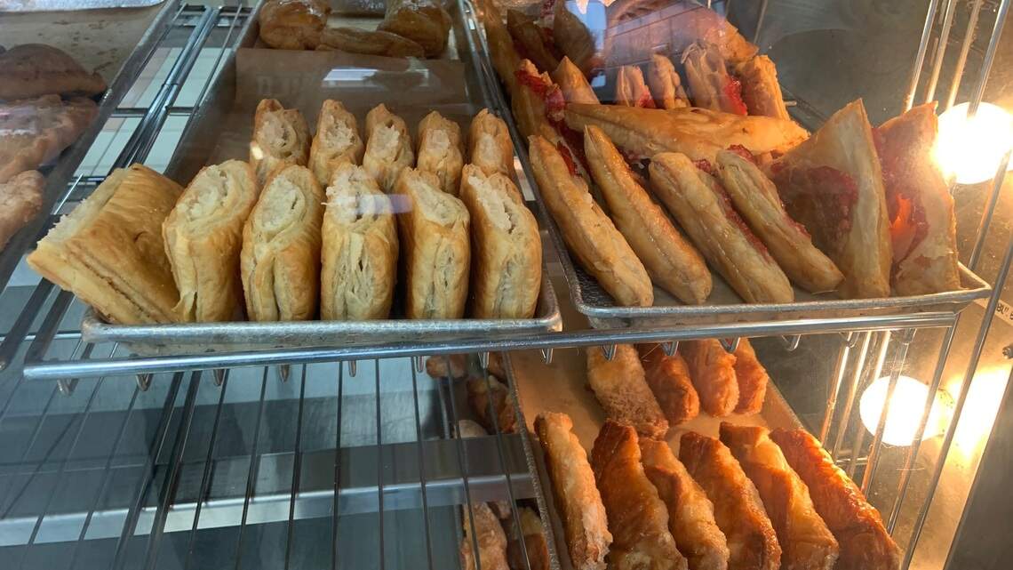 Unsafe croquetas and empanadas plus dirty equipment cited at a Vecky Bakery