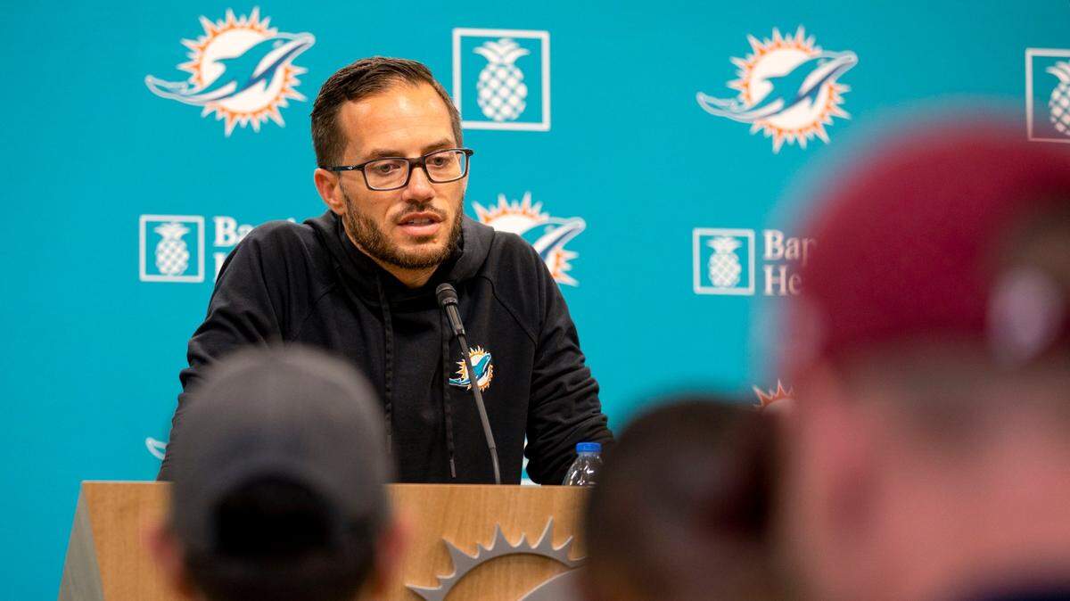 Miami Dolphins head coach Mike McDaniel speaks to the media before Dolphins practice at Baptist Health Training Complex in Miami Gardens on Wednesday, October 26, 2022.