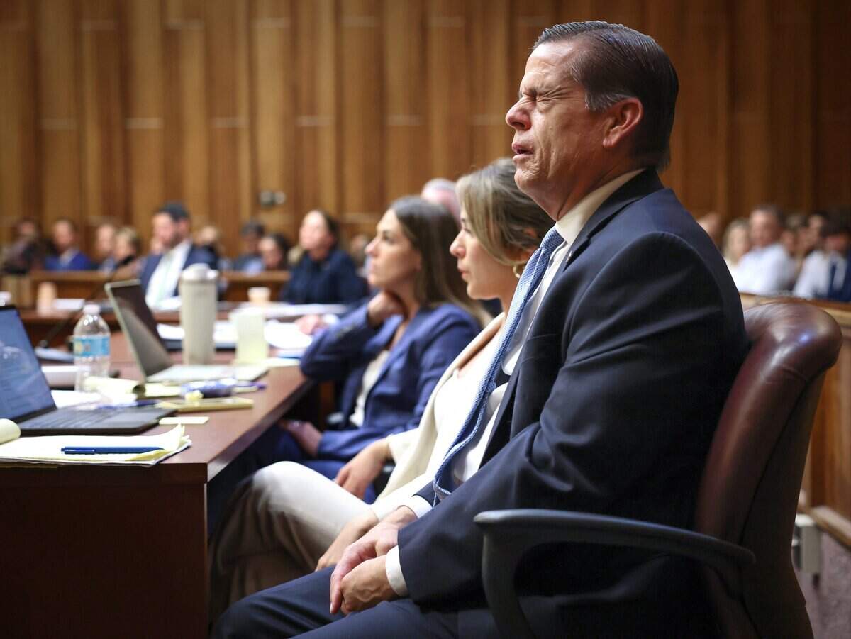 George Pino, right, reacts as defense attorney Howard Srebnick delivered his closing arguments on Monday, June 22, 2026, in Courtroom 4-1 at the Richard E. Gerstein Justice Building in Miami, Florida.  Srebnick urged the jury to find George Pino not guilty of manslaughter and vessel homicide charges linked to boat crash that killed Lucy Fernandez.Adams urged the jury to find George Pino guilty of manslaughter and vessel homicide charges linked to boat crash that killed Lucy Fernandez.