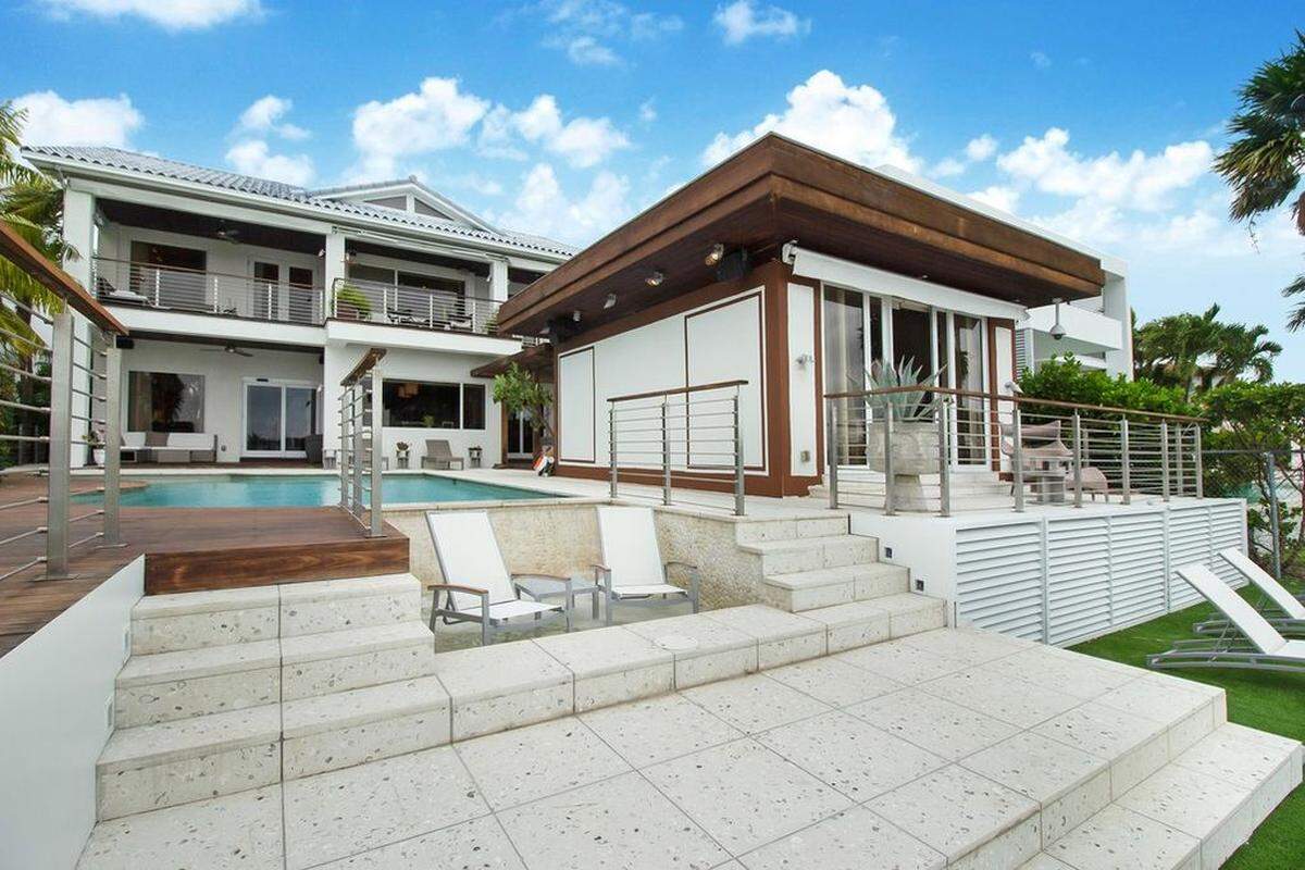 1376 S. Venetian Way, Miami Beach FL