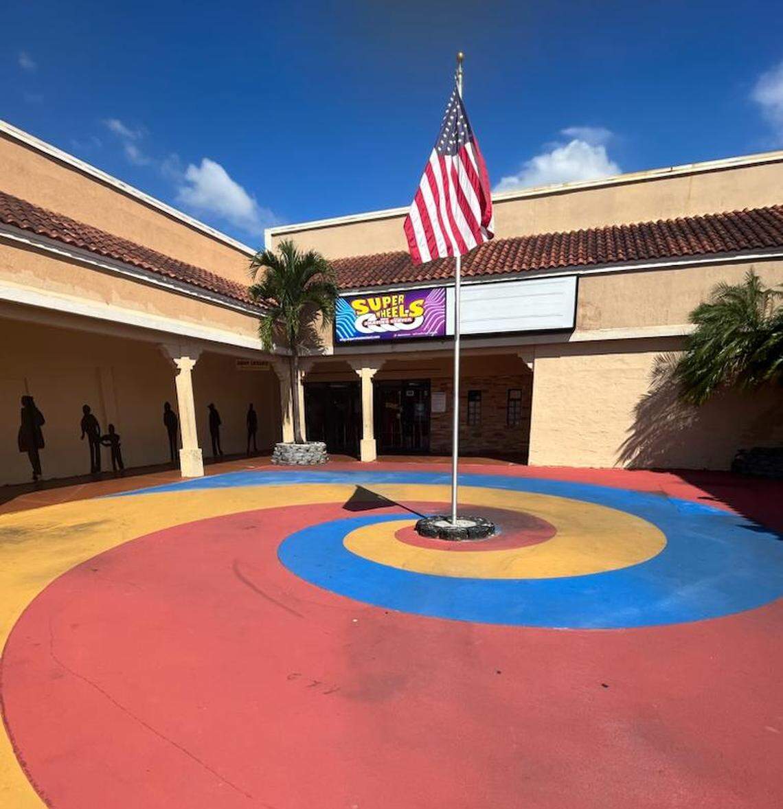 Super Wheels announced that it will be hosting its final skate night on Nov. 25.