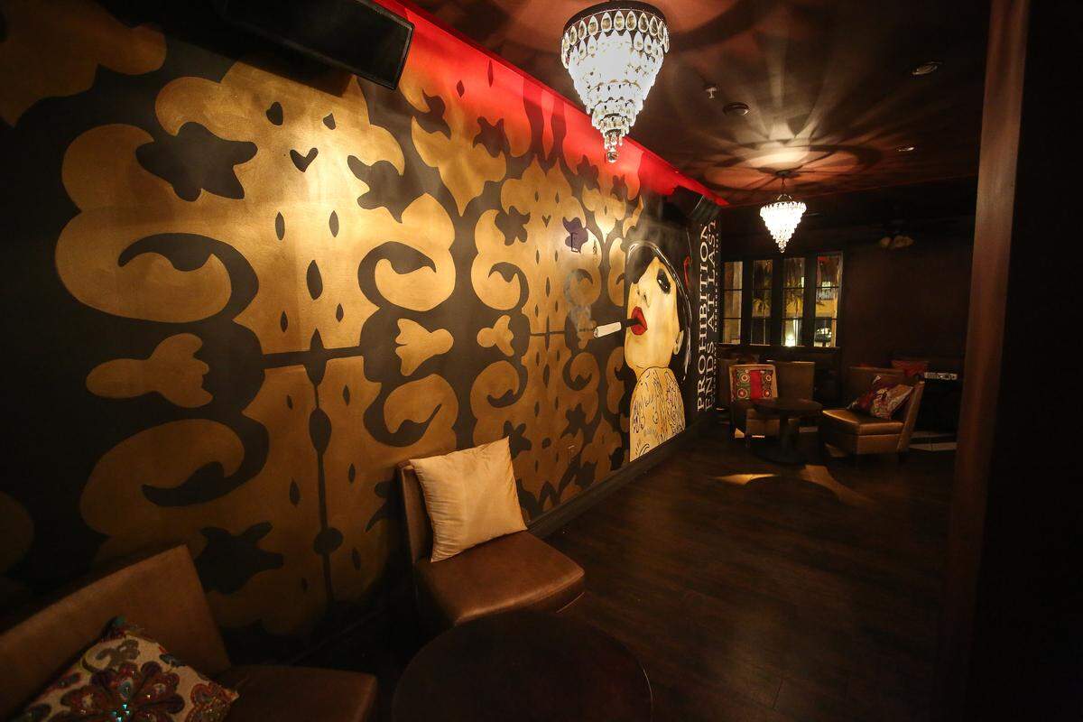 This second-floor lounge wants to take you back to Prohibition times.
