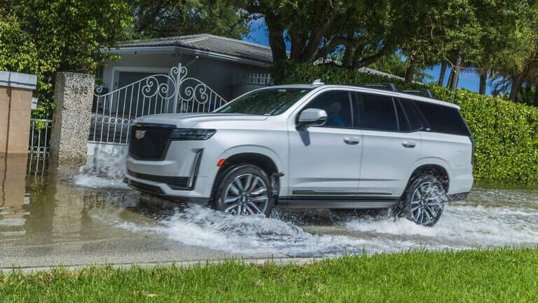 La marea alta sale cara: cómo las inundaciones en el sur de Florida pueden arruinar su auto