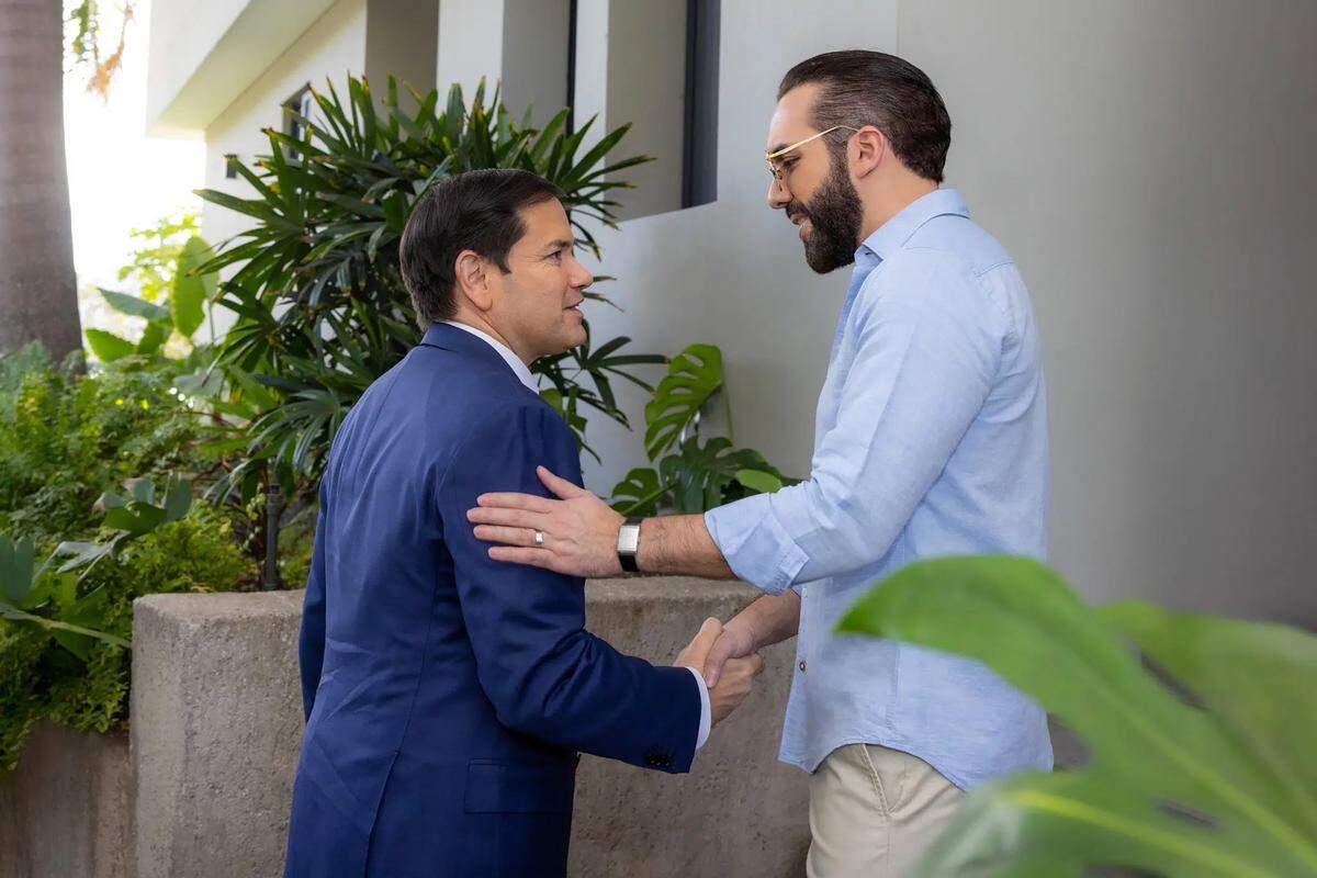 U.S. Secretary of State Marco Rubio visited El Salvador, meeting President Nayib Bukele to discuss key issues like nuclear energy and immigration.
