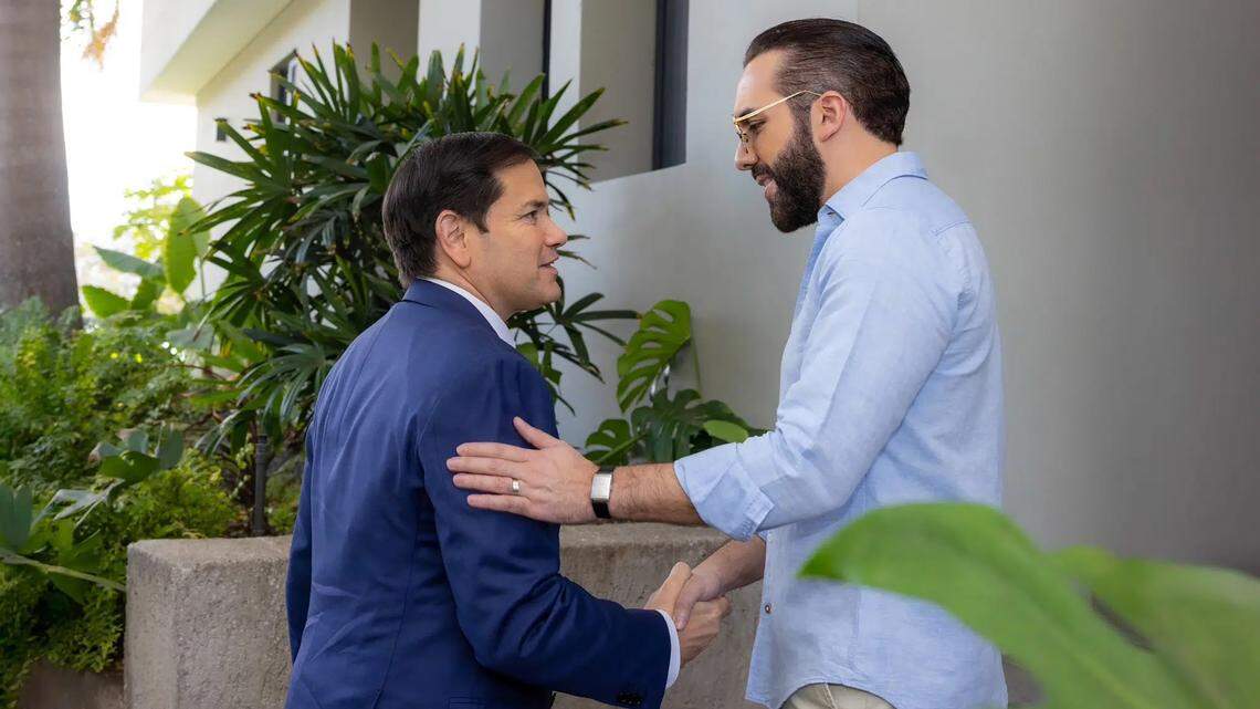 U.S. Secretary of State Marco Rubio visited El Salvador, meeting President Nayib Bukele to discuss key issues like nuclear energy and immigration.  