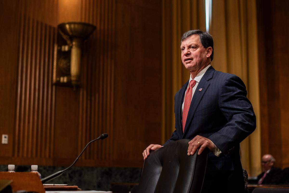 Social Security chief Frank Bisignano has pushed automation and web services as efficient ways to assist the program’s beneficiaries. But outside experts and former employees say he overstated the novelty of the ideas he presented to Congress. 