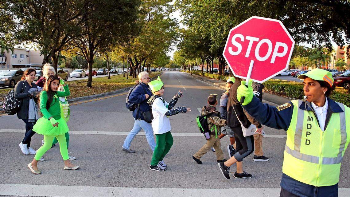 Traffic alert: What to know about school speed zones on first day of class in Miami-Dade