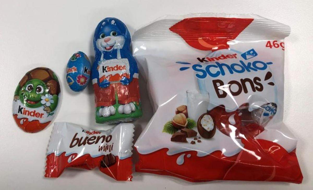 Chocolates dentro de los surtidos de chocolate Kinder retirados.
